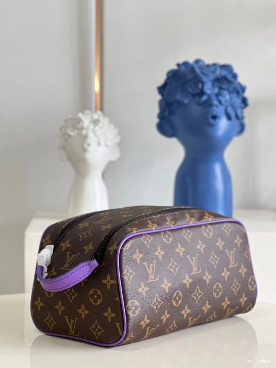 Cheap TOILET LOUIS KIT VUITTON DOPP POUCH 0709